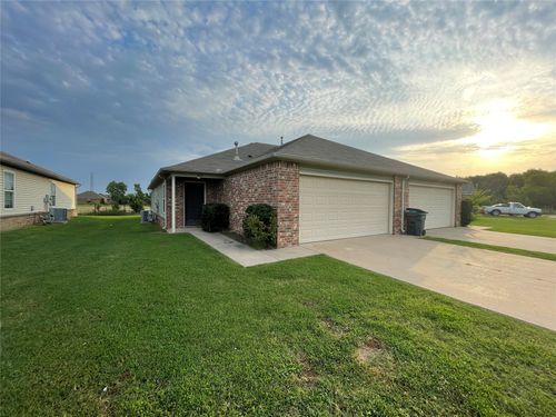 3518 E Hudson St, Broken Arrow, OK, 74014-8871 | Card Image