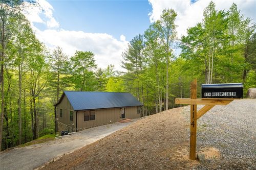 114 Woodpecker Rd, Purlear, NC, 28665-8841 | Card Image