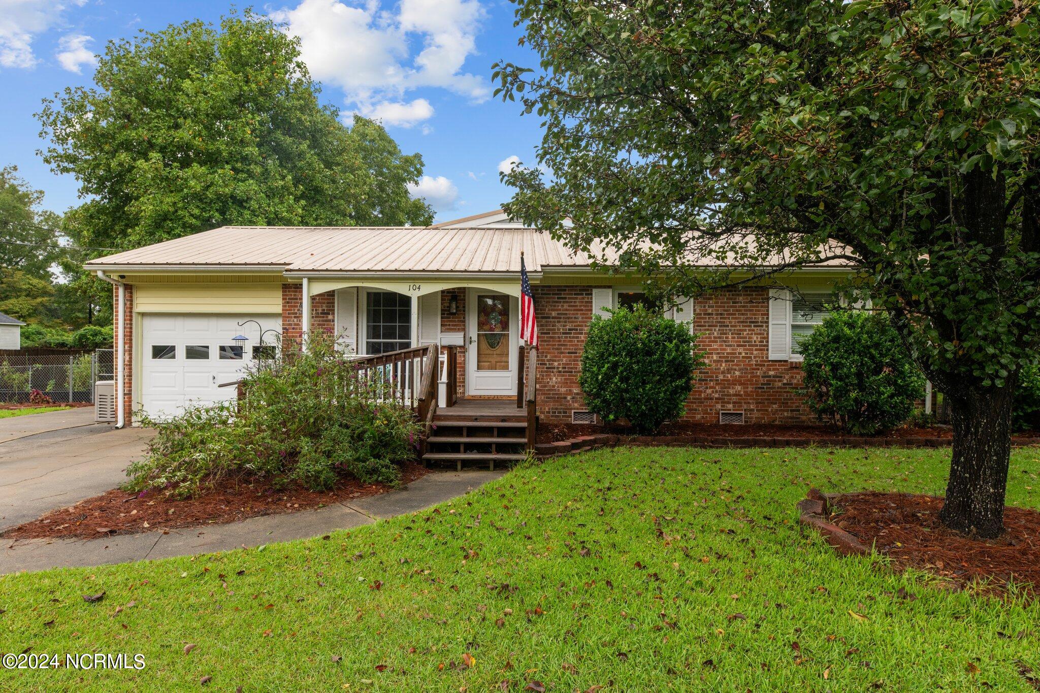 Elizabeth St, Havelock, NC 28532