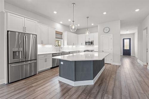 404 Simmental Loop, Hutto, TX, 78634-2206 | Card Image