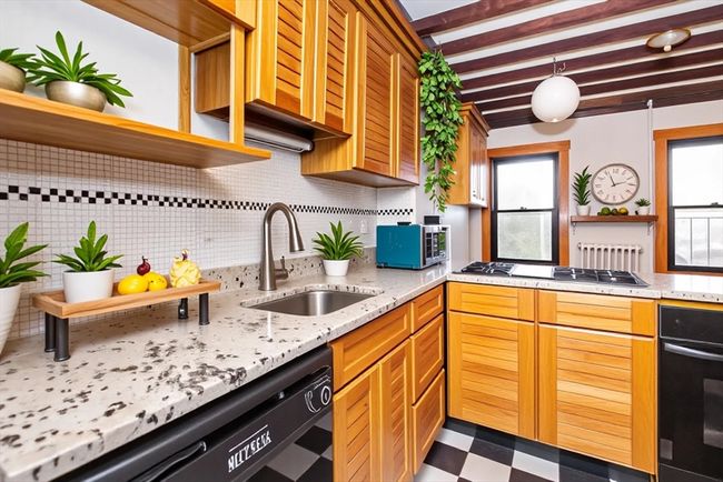 APT-4 - 31 Myrtle St, Condo with 2 bedrooms, 2 bathrooms and null parking in Boston MA | Image 11