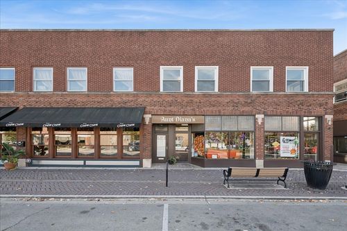 a-29 E Burlington St, Riverside, IL, 60546-2124 | Card Image