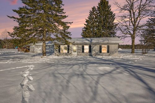 3955 N River Dr, Newaygo, MI, 49337 | Card Image