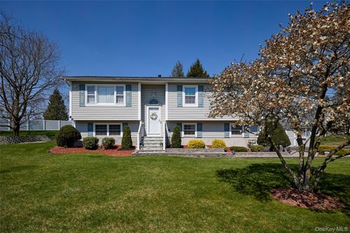 1 Nancy Aleen Dr, Wappingers Falls, NY, 12590-4409 | Card Image