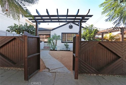 1361 Armadale Ave, Los Angeles, CA, 90042 | Card Image