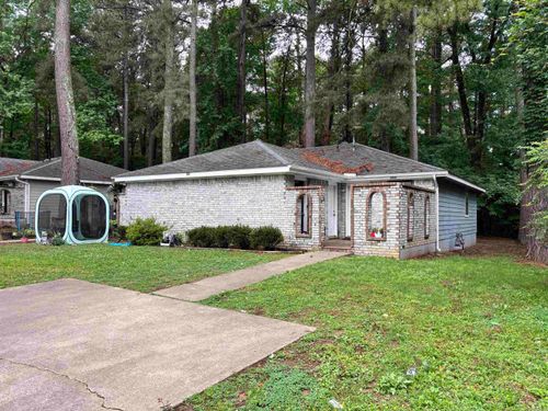 300 Bellewood Ln, Jacksonville, AR, 72076-3851 | Card Image