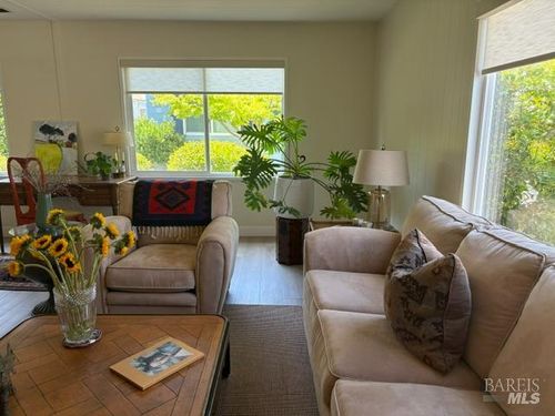 84 La Paz Dr, Sonoma, CA, 95476-7320 | Card Image