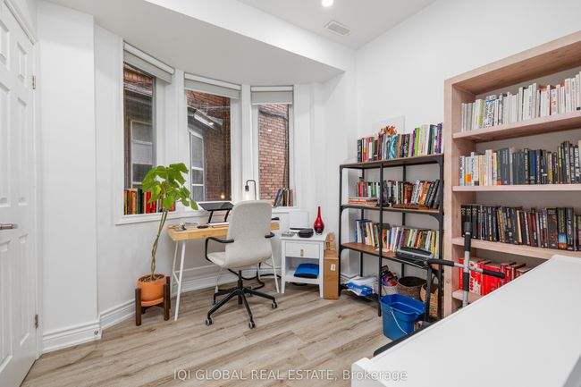 MAIN - 12 Rusholme Park Cres, Home with 2 bedrooms, 1 bathrooms and null parking in Toronto ON | Image 15