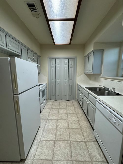 apt-304-400 Nagle St, College Station, TX, 77840-1448 | Card Image