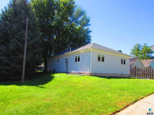716 5th St, Garretson, SD, 57030-3100 | Card Image