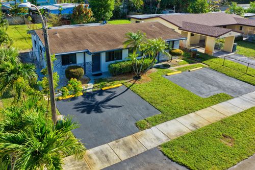 a-b-837 Nw 41st Street, Oakland Park, FL, 33309 | Card Image