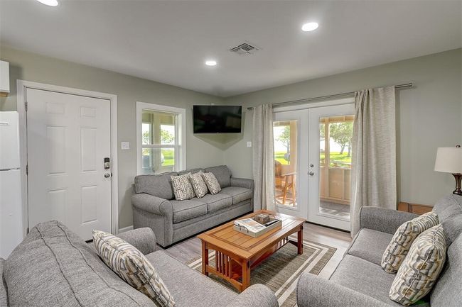 1010 First St Street, House other with 6 bedrooms, 4 bathrooms and 8 parking in Bayside TX | Image 38