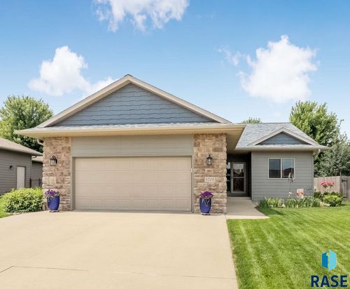 5205 S Sirocco Ave, Sioux Falls, SD, 57108-6802 | Card Image