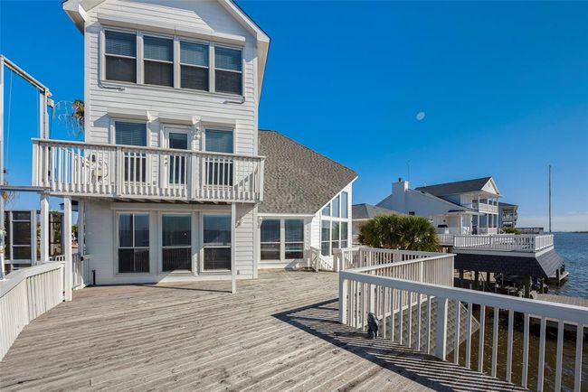 131 Isles End Rd, House other with 4 bedrooms, 5 bathrooms and 2 parking in Tiki Island TX | Image 40