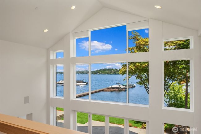 8620 N Mercer Way, House other with 5 bedrooms, 5 bathrooms and 3 parking in Mercer Island WA | Image 30