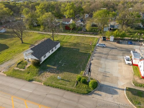 920 Arlington St, Ada, OK, 74820-4035 | Card Image