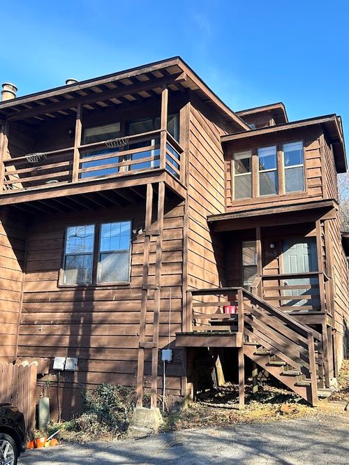 968 N Lewis Ave, Fayetteville, AR, 72701-1600 | Card Image