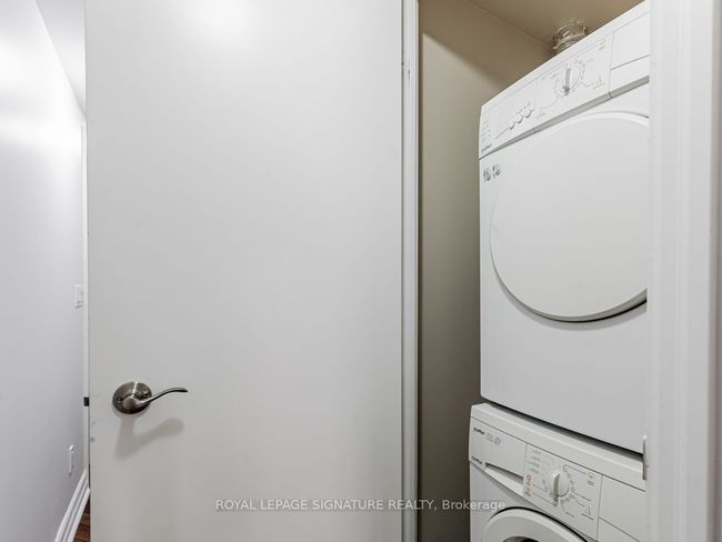709 - 8 Scollard St, Condo with 0 bedrooms, 1 bathrooms and null parking in Toronto ON | Image 17