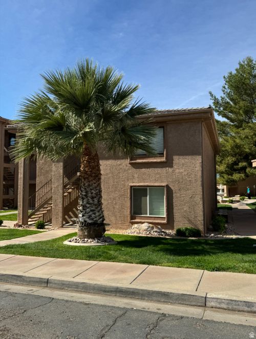 z-10-860 S Village Rd, St. George, UT, 84770-6850 | Card Image
