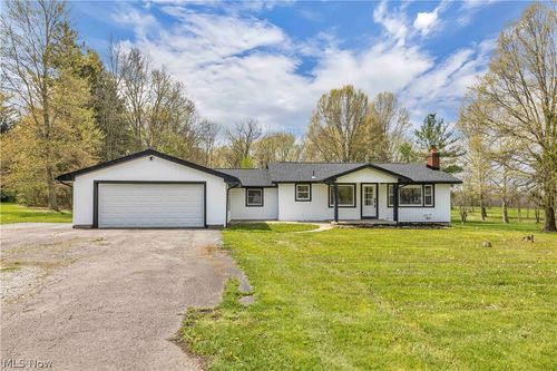 8195 N Palmyra Rd, Canfield, OH, 44406-9789 | Card Image