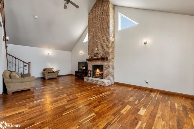 27501 Highway 149, House other with 3 bedrooms, 2 bathrooms and null parking in Sigourney IA | Image 8