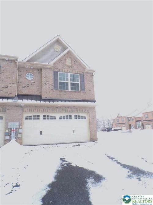 319 Milkweed Dr, ALLENTOWN, PA, 18104-8212 | Card Image