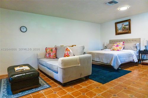 1-271 Ne 154th St, Miami, FL, 33162-5021 | Card Image