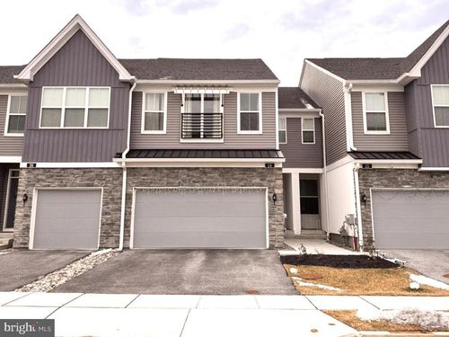 24 Sassafras Ln, CHESTER SPRINGS, PA, 19425-9573 | Card Image