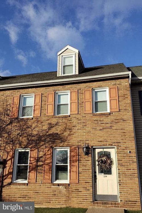 259 Heatherwood Dr, Ephrata, PA, 17522-2656 | Card Image