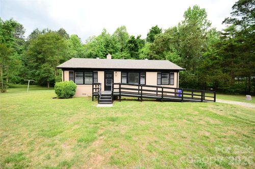 300 Martingale Dr, Gibsonville, NC, 27249-8745 | Card Image