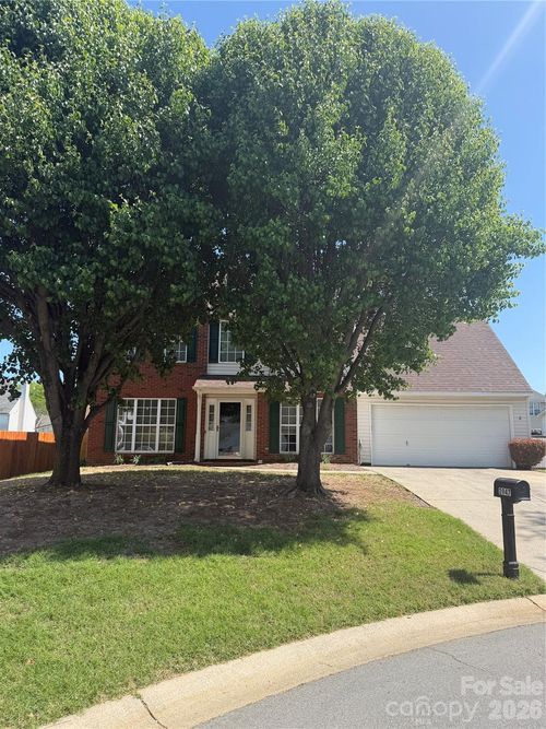 3947 Longwood Dr Sw, Concord, NC, 28027-9203 | Card Image