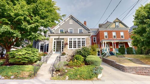 92 Pine St, Brockville, ON, K6V1G9 | Card Image