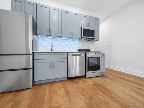 3b-130 E 93rd St, New York, NY, 10128-1669 | Card Image