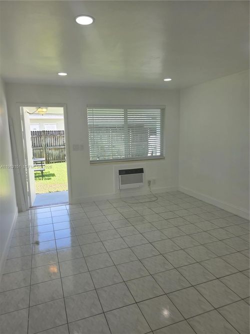 apt-3-411 Se 3rd Ave, Hallandale Beach, FL, 33009-6450 | Card Image