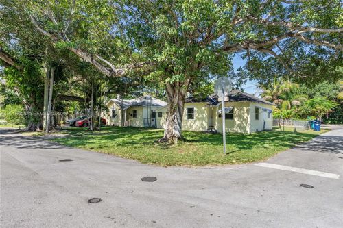 8701 Ne 8th Ct, Miami, FL, 33138-3313 | Card Image