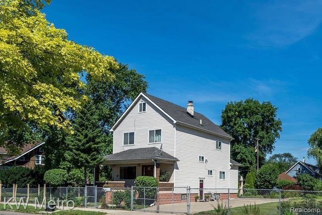 8864 Rathbone Street, Home with 3 bedrooms, 2 bathrooms and null parking in Detroit MI | Image 2
