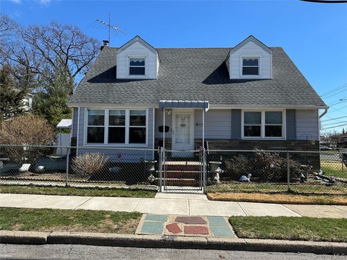 One Waverly Pl, Valley Stream, NY, 11580-3013 | Card Image