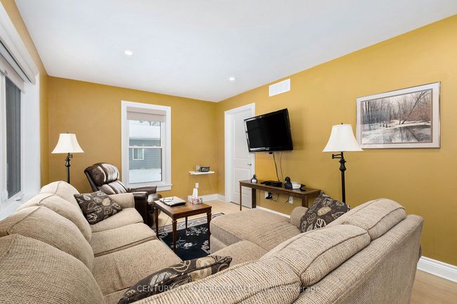 22 Victoria St, House other with 3 bedrooms, 2 bathrooms and 6 parking in Jasper ON | Image 7