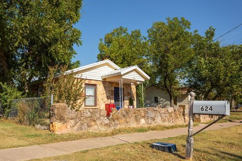 624 Arch St, Baird, TX, 79504-3408 | Card Image