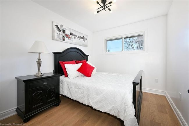 812 10 Th Ave, House other with 5 bedrooms, 2 bathrooms and 5 parking in Hamilton ON | Image 22
