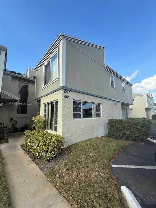 a-2-8123 Lagos De Campo Blvd, Tamarac, FL, 33321-3860 | Card Image