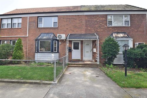 1-75-03 197th St, Fresh Meadows, NY, 11366-1816 | Card Image