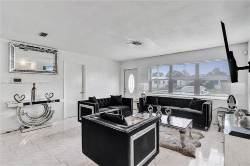 320 N 71st Ave, Hollywood, FL, 33024-7326 | Card Image