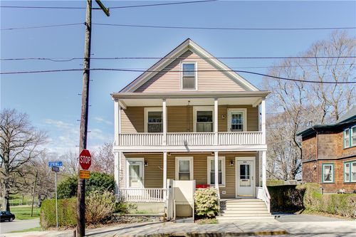 577 Spring St, Newport, RI, 02840-6846 | Card Image