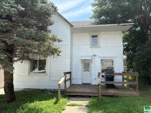 107 E Elm St, Cherokee, IA, 51012-2125 | Card Image