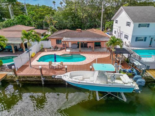 2447 Se 15th St, Pompano Beach, FL, 33062-7503 | Card Image
