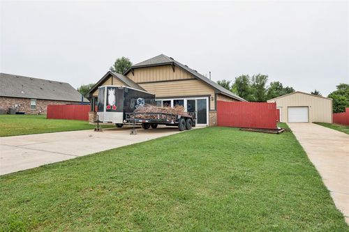 1430 Lakeview Drive, Edmond, OK, 73034 | Card Image