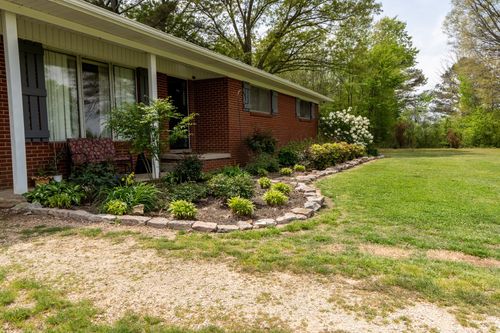 60 Sam Johnson Ln, Scotts Hill, TN, 38374-5138 | Card Image