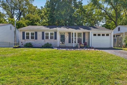 11974 Brookmont Dr, Maryland Heights, MO, 63043-1307 | Card Image