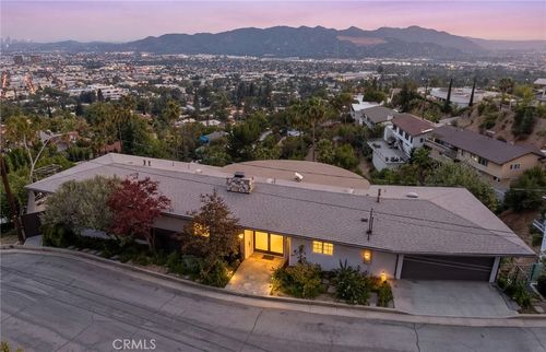 260 Kempton Rd, Glendale, CA, 91202-1320 | Card Image